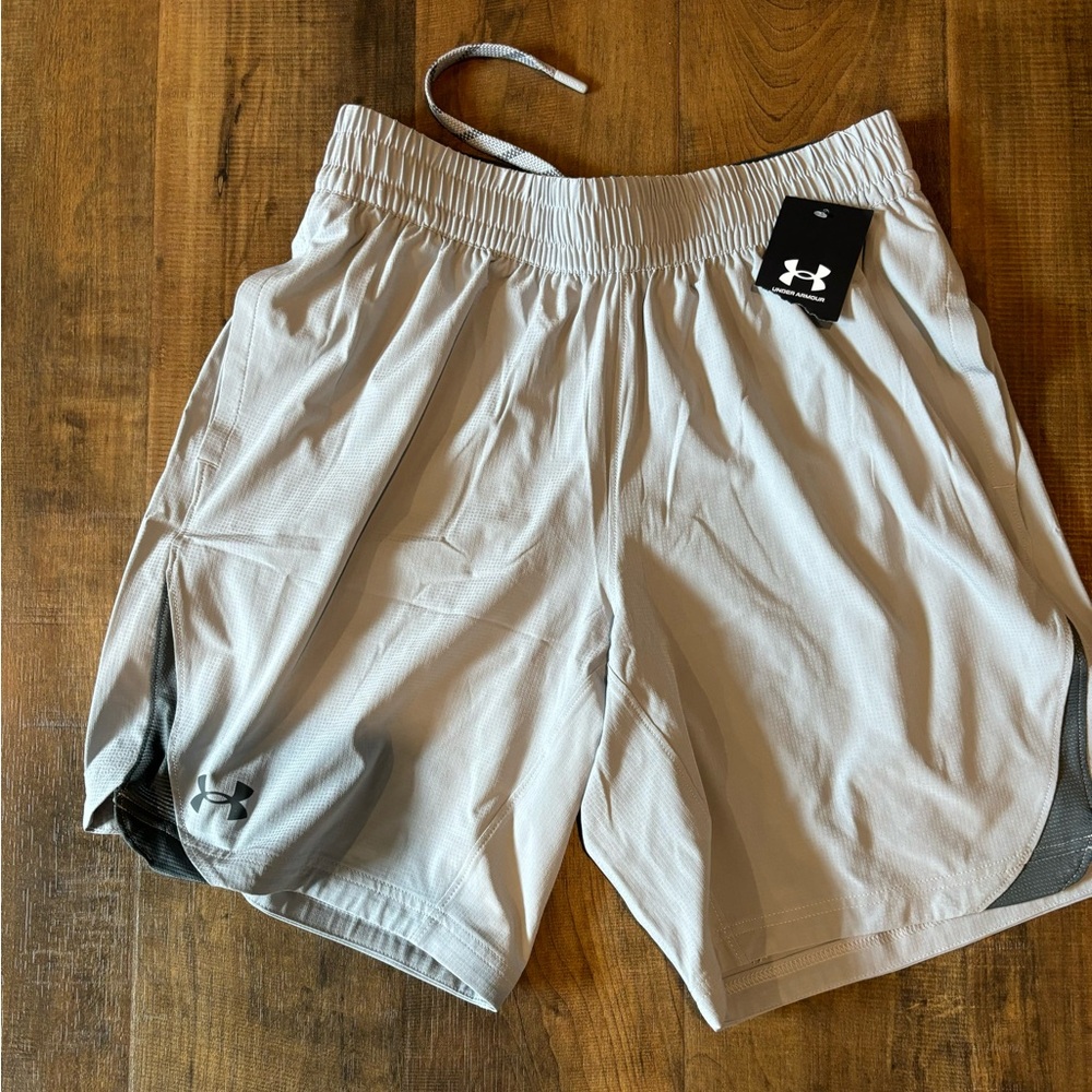 Underarmour mens shorts NWT medium
